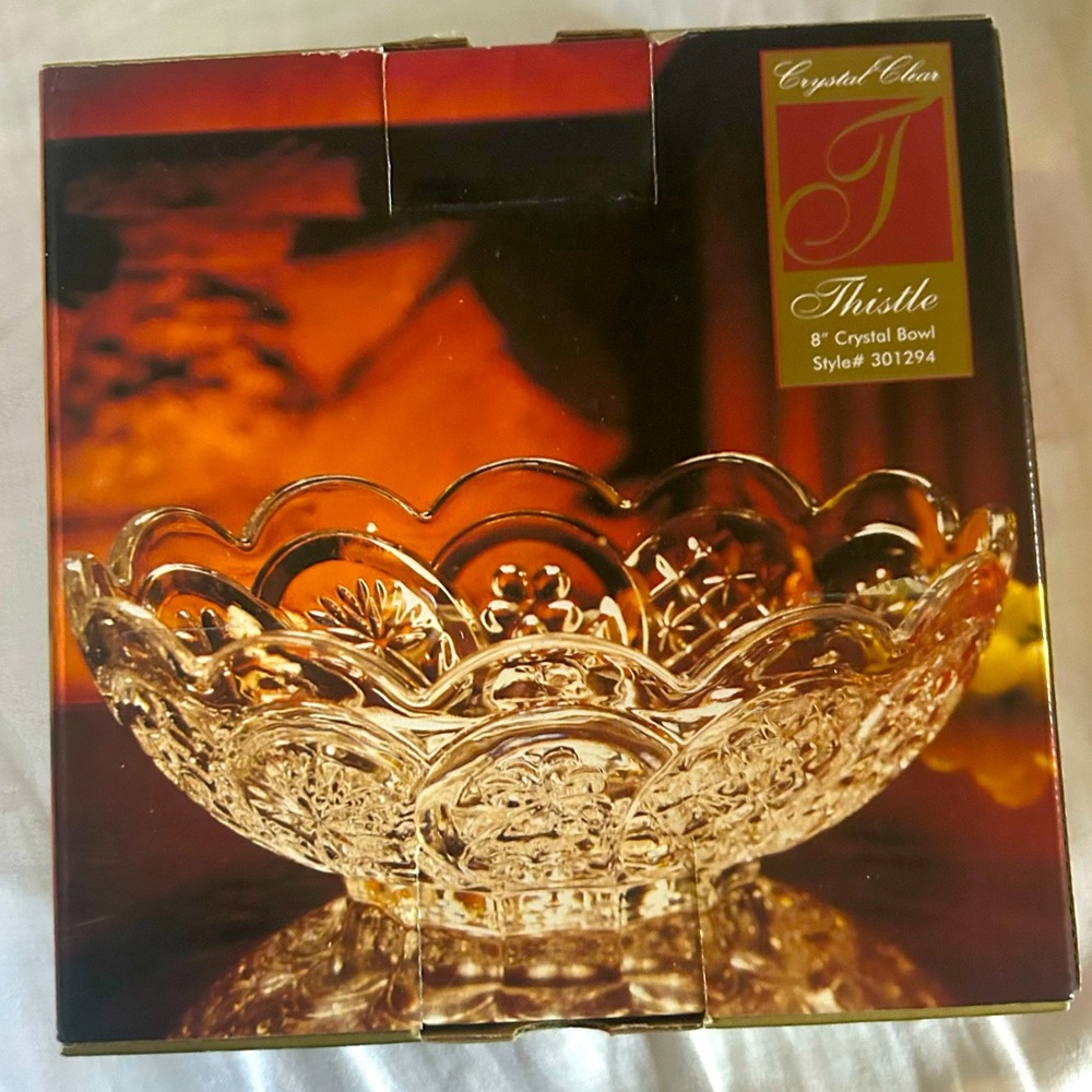 Vintage Crystal Clear Studios Thistle 8"
Crystal Bowl Made in Japan